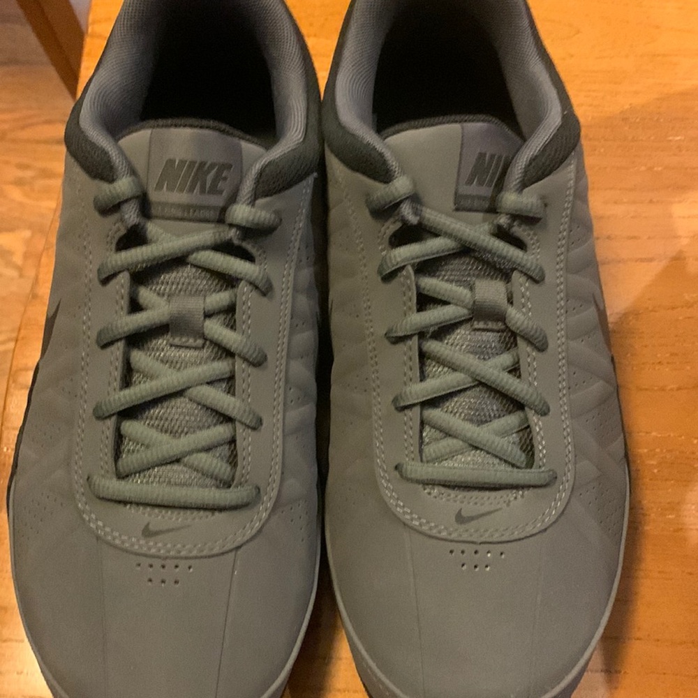 Nike air men’s size 10 1/2, New!